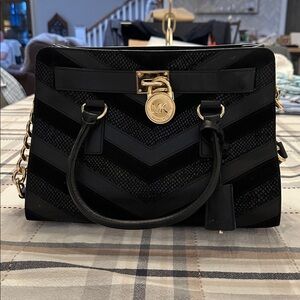 EUC: Michael Kors HAMILTON Shoulder Bag